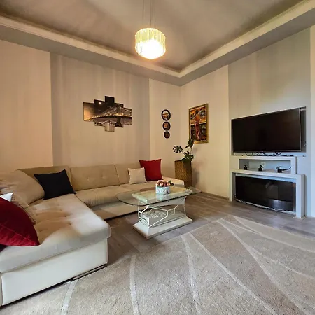 Appartement Serenity Family In Old Buda Near Tram Line *